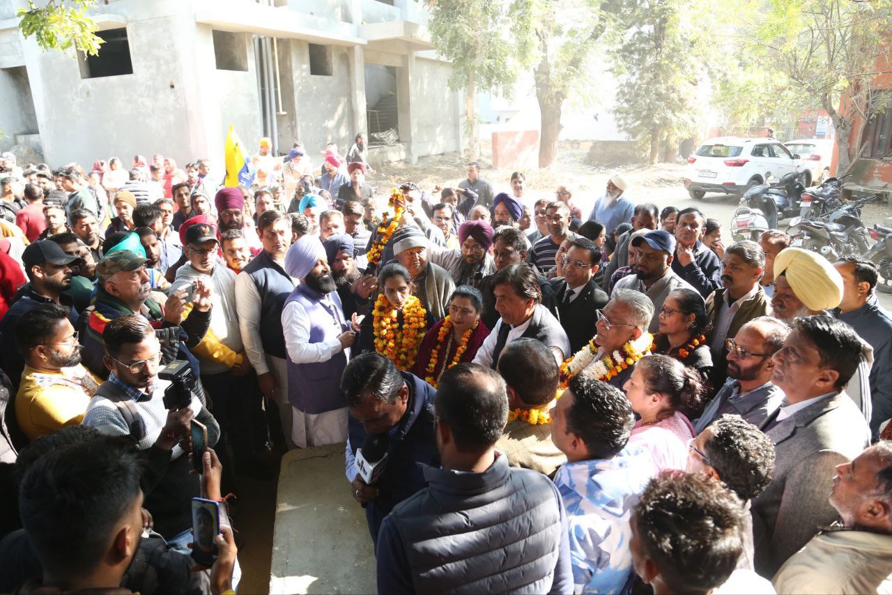 आम आदमी पार्टी के उम्मीदवारों ने वार्ड नंबर 6, 7 और 27 से नामांकन पत्र दाखिल किए